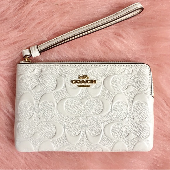 Coach Handbags - COACH corner zip wristlet